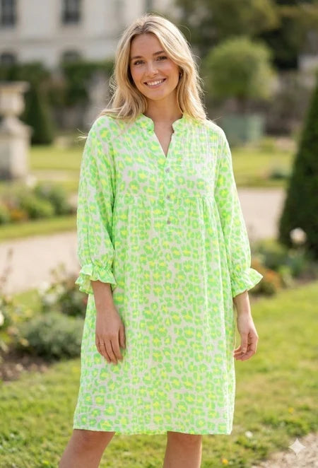Lichte jurk met poffmouwen  ( oversized)